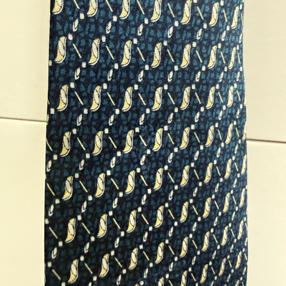 Men's Dark Blue Patterned Silk Tie with Cream Motif